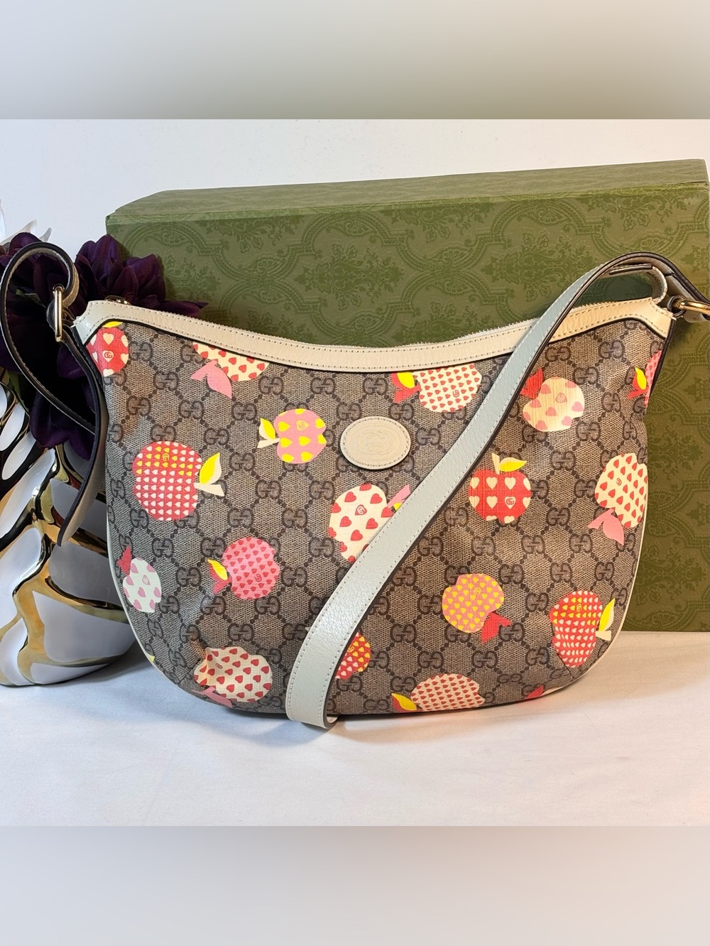 Adorable Gucci Strawberry Shoulder Bag